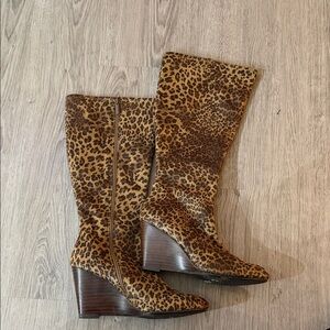 Chic Leopard Print Heeled Boots